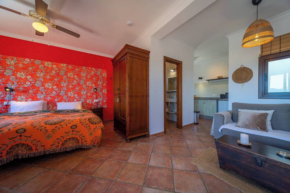 Boutique B&B Casa La Calera/ Caminito del Rey-15 min/Ronda-25 min/ Teba-5 min in Teba, Málaga Provinz