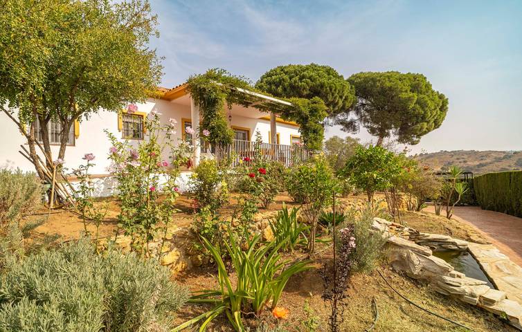 Location de vacances pour 6 personnes, avec piscine et terrasse à Villanueva del Río y Minas