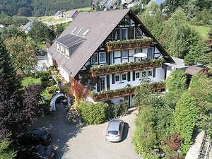 Hotel, mit Balkon und Balkon/Terrasse sowie Whirlpool und Terrasse in Winterberg