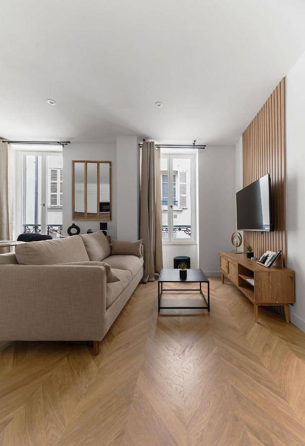 Gîte pour 2 personnes, avec vue dans Palais des Congrès Opéra