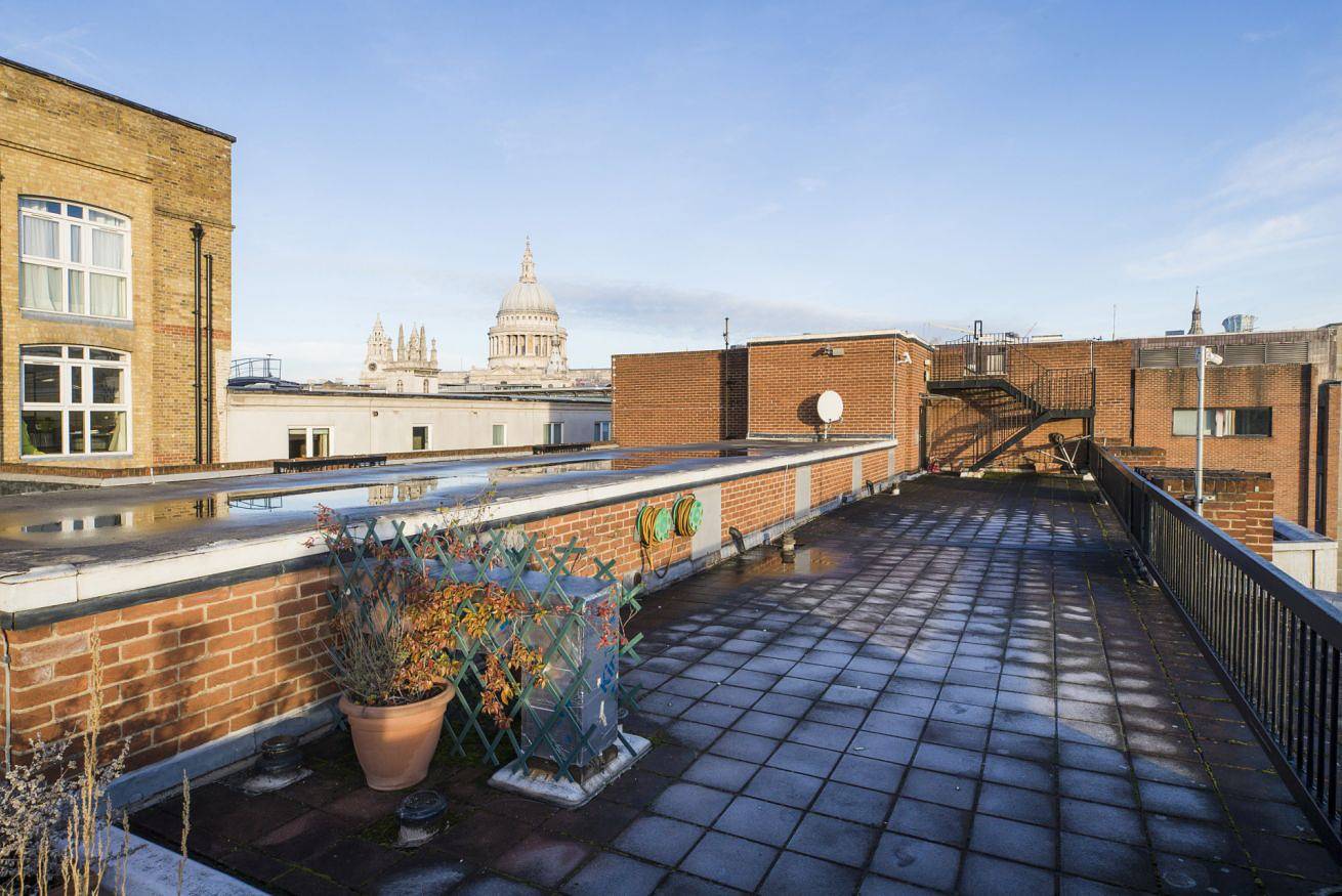 Entire apartment, Sublime flat with Thames view in Downtown, London