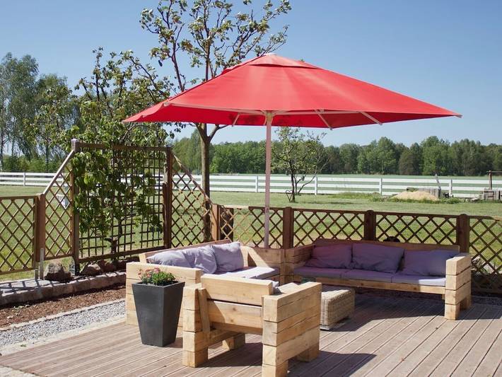 Vakantiehuis voor 6 personen, met Terras en Zwembad in Cottbus