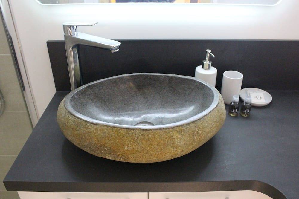 Cottage mit einem privaten Spa 5 Minuten von den weißen Sandstränden entfernt in Trélévern, Rosa Granitküste