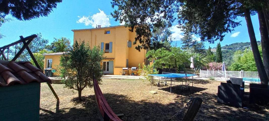 Location de vacances pour 6 personnes, avec vue ainsi que piscine et jardin à Auribeau-sur-Siagne - 4