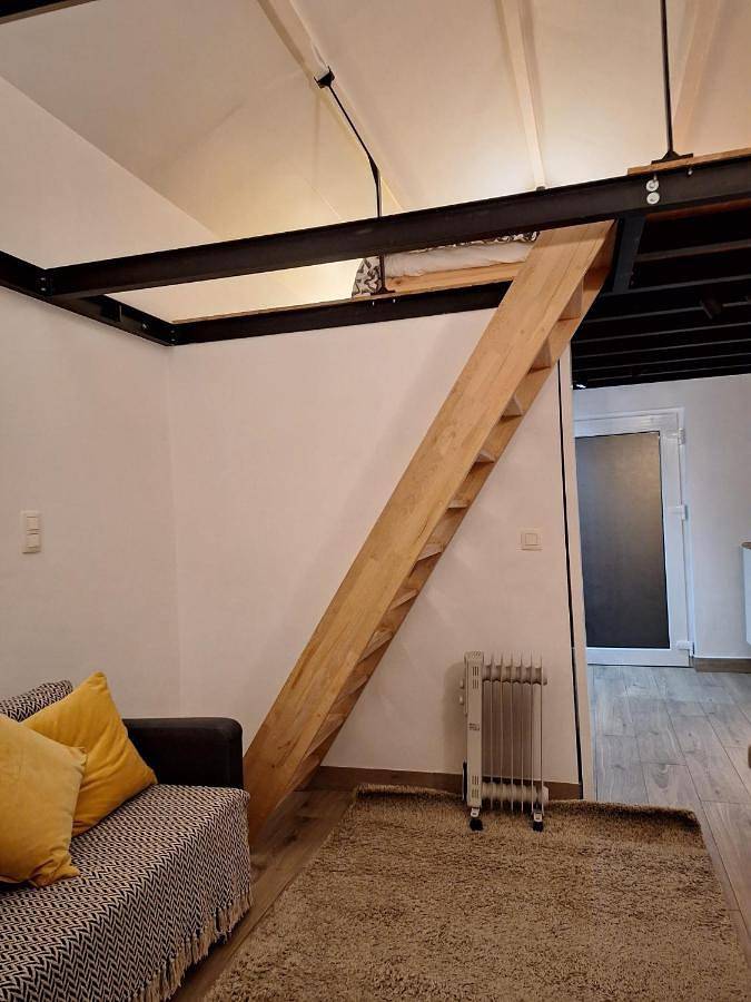 Comfort Triple Room with Shower in Nivelles, Province du Brabant wallon