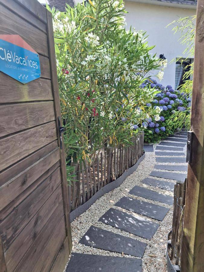Location de vacances pour 6 personnes, avec vue et jardin, adapté aux familles à Plougoumelen - 2