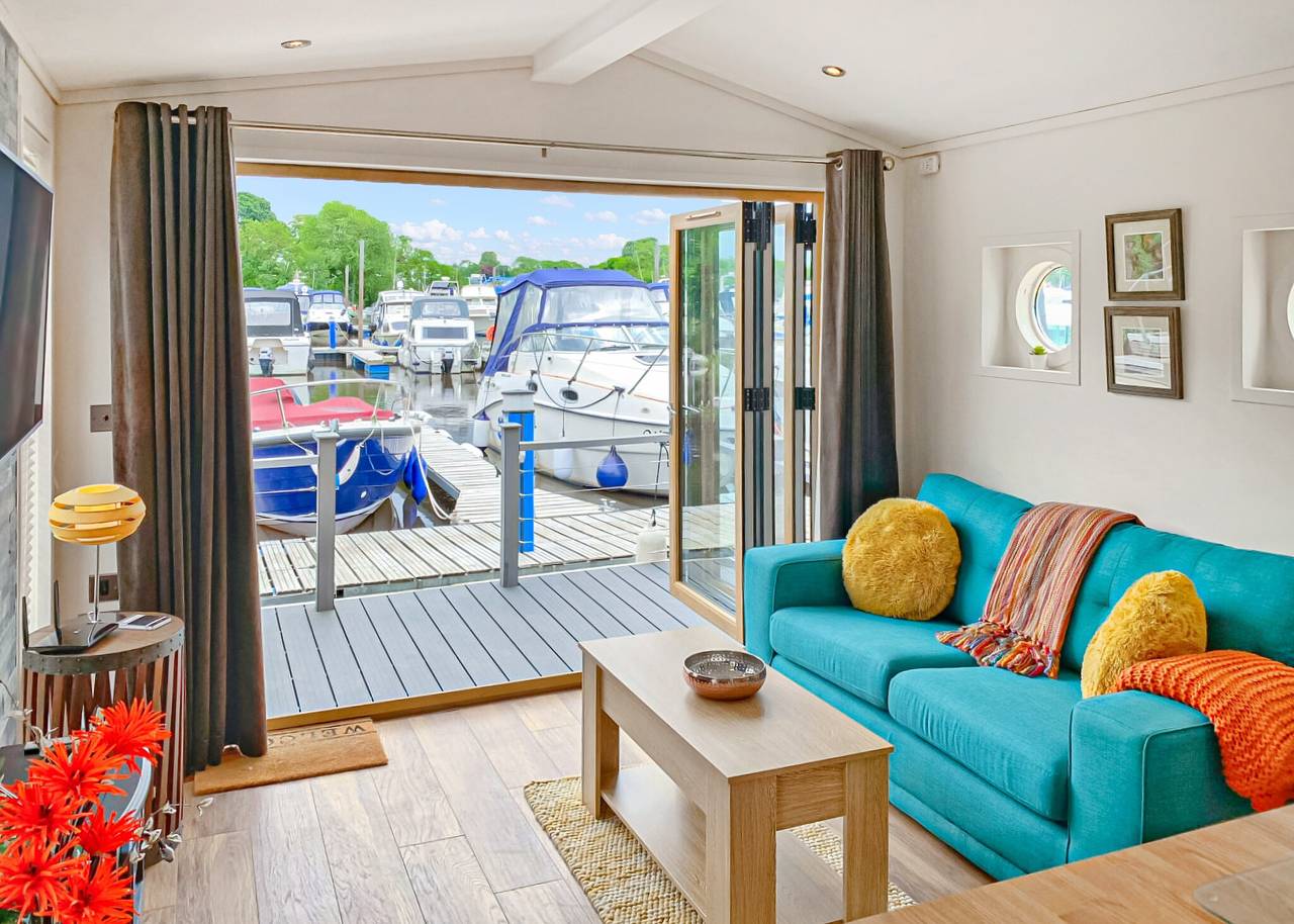 Floating Lodge in York, Yorkshire and the Humber