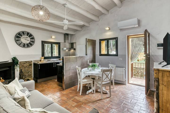 Mas Tarres La Olivera: Pool, Rural Retreat, Garden, Wifi, Girona Costa Brava in Madremanya, Gironès