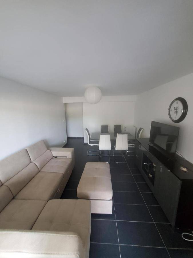 Gîte pour 4 personnes, avec vue et jardin dans Maison du Curcuma
