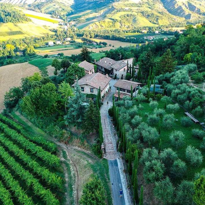 Agriturismo per 3 persone, con Giardino e Piscina a Valsamoggia