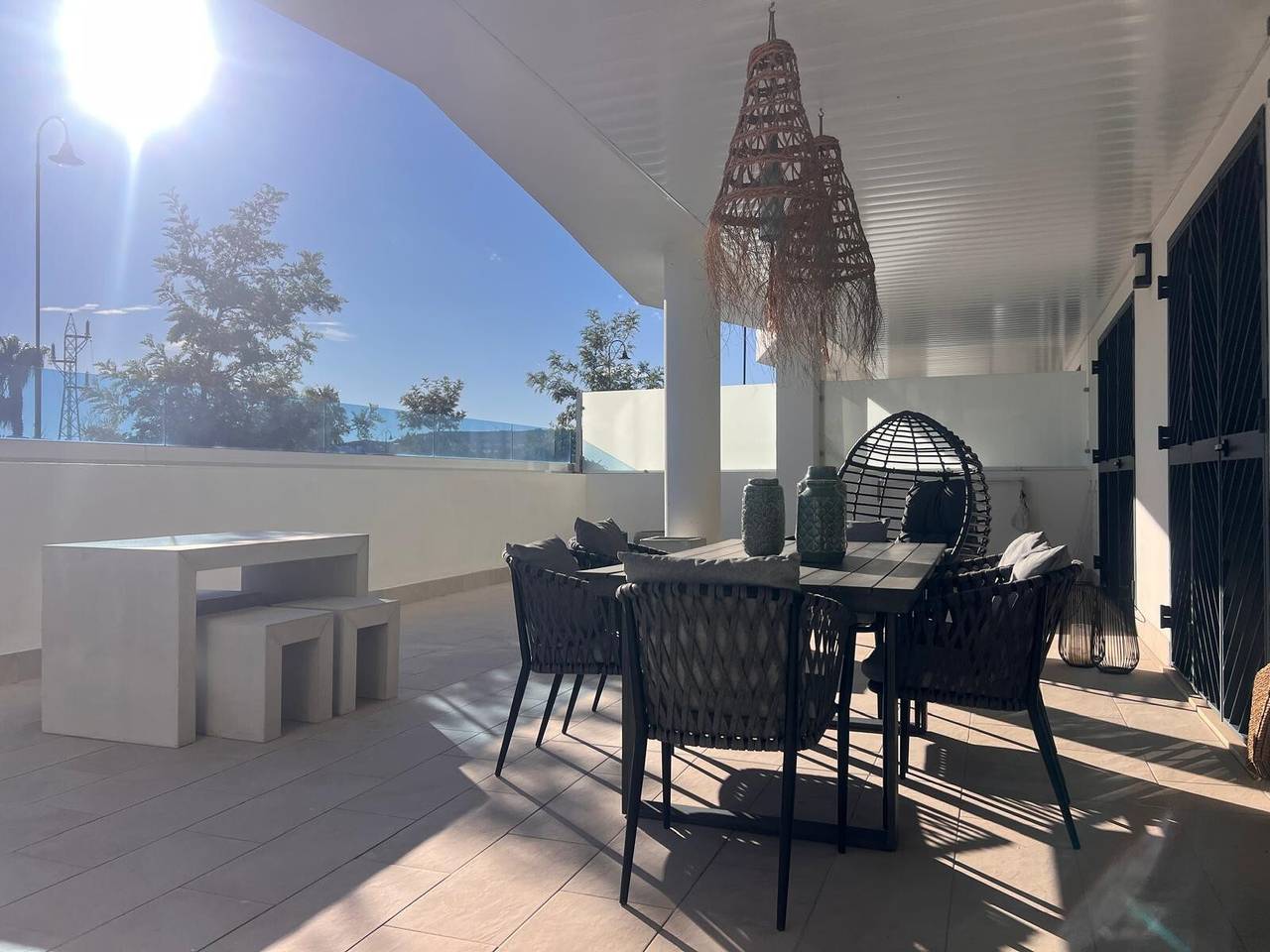 Geheel appartement, Appartement 'Jardines De Las Lagunas' met gedeeld zwembad, wifi en airconditioning in Mijas Costa, Mijas
