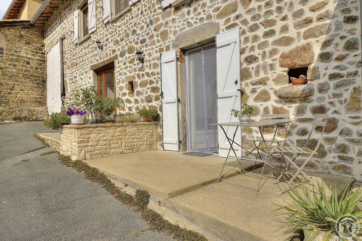 Gîte pour 10 personnes, avec terrasse dans Rhône - 2