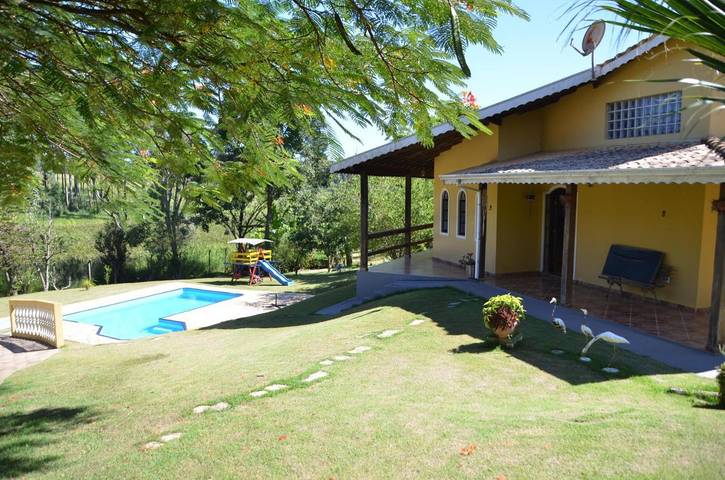 Casas e apartamentos de temporada para 12 pessoas, com piscina e vista e ainda jardim, com animais de estimação em Jarinu