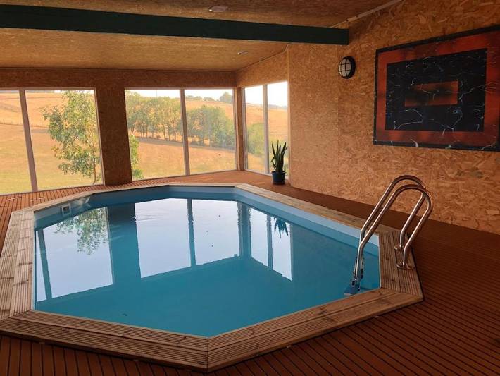 Maison de campagne pour 9 personnes, avec jardin et piscine ainsi que terrasse et vue à Andouque