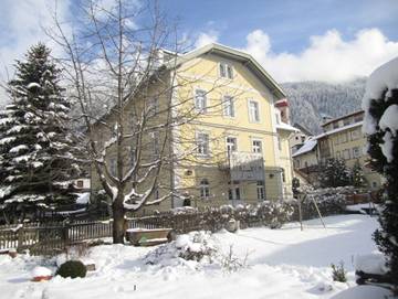 Ferienwohnung für 4 Personen, mit Garten und Ausblick in Brenner