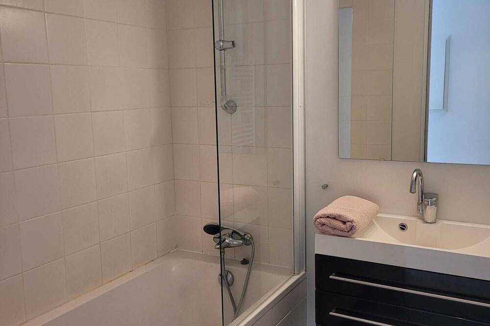 Entire apartment, Charming apartment with garden and mountain view - Saint-Ismier (Isère) in Saint-Ismier, Isère