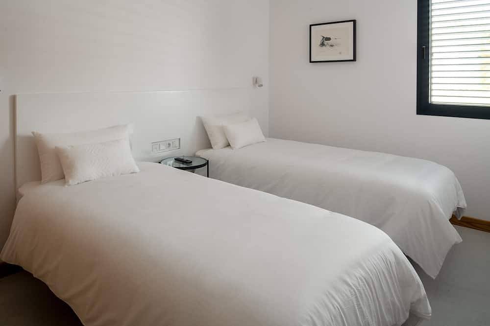 Taboire 5 by Buenavilla | Luxurious villa for an exclusive holiday in Puerto Calero, Yaiza
