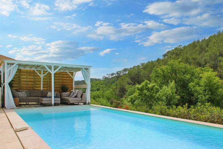 Gîte pour 8 personnes, avec jacuzzi et piscine, adapté aux familles à Le Thoronet - 4