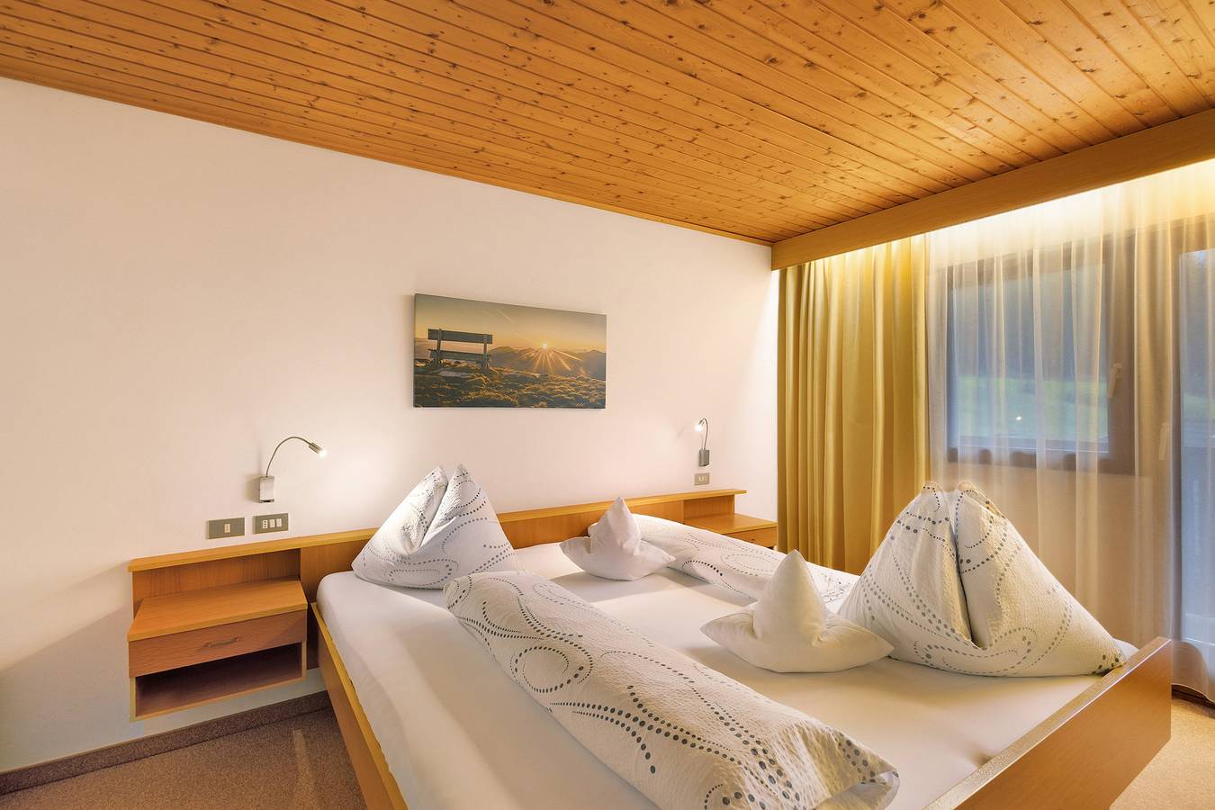 Zimmer 'Ederhof 10' mit Bergblick, Gemeinschaftsterrasse und Wi-Fi in Ahrntal, Zillertaler Alpen