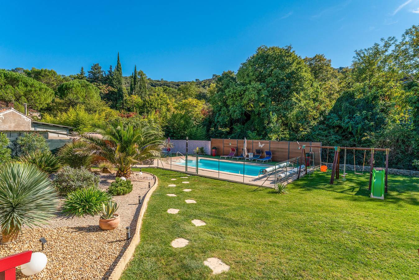 Gîte - casa de huéspedes l'Occitania 44 m² - habitación y anexo 55 m² in Saint-Ambroix, Cevenas