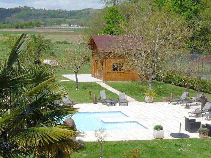 Maison pour 4 personnes, avec Jacuzzi et Terrasse ainsi que Jardin et Piscine à Montauban