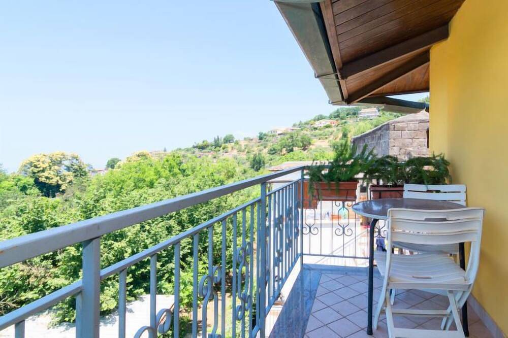 Ganze Wohnung, Mansardina sui Due Golfi in Sant'Agata sui Due Golfi, Neapel Provinz