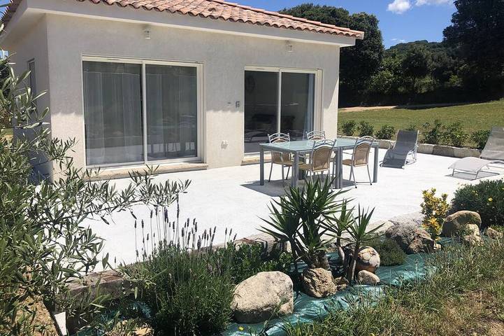 Location de vacances pour 2 personnes, avec Balcon et Jardin à Petreto-Bicchisano