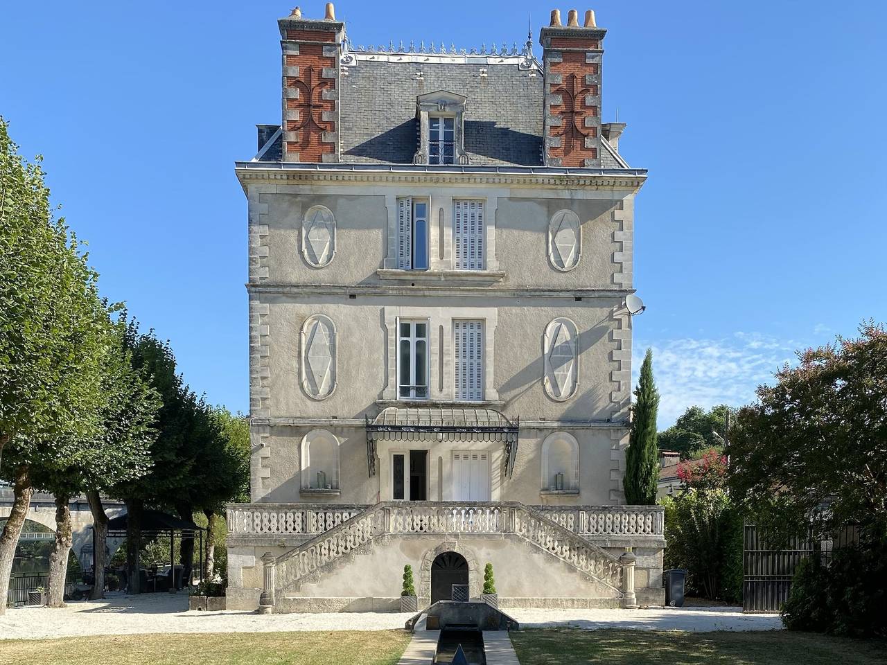 Villa pour 10 personnes avec piscine in Saint-Astier (Dordogne), Périgord Blanc