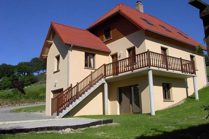 Location de vacances pour 12 personnes, avec Balcon et Jacuzzi ainsi que Jardin et Sauna à Bezinghem