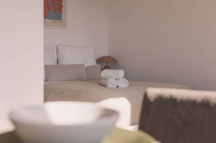 Ganze Wohnung, 2Homerent Brillante | Elegant Airport View Studio | Near Old Town & City Center in Bromberg, Kujawien-Pommern