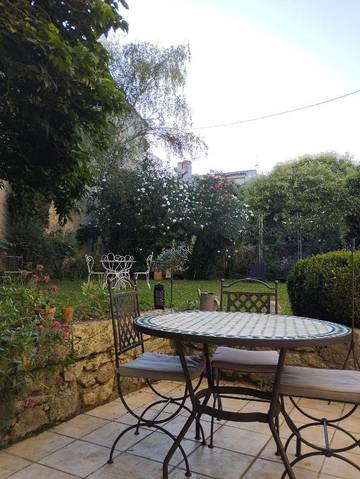 Gîte pour 3 personnes, avec piscine ainsi que jardin et jacuzzi à Nérac