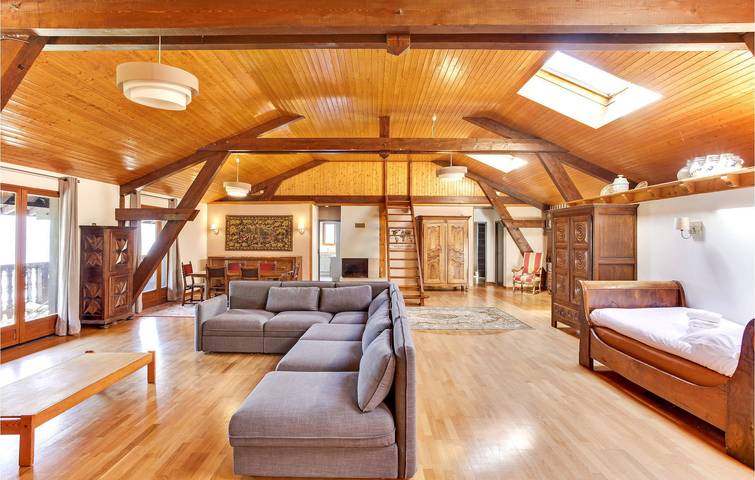 Gîte pour 6 personnes, avec terrasse et vue sur le lac, adapté aux familles dans Talloires-Montmin - 4