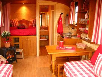 Gîte pour 4 personnes, avec piscine et jacuzzi ainsi que jardin et sauna dans Territoire de Belfort