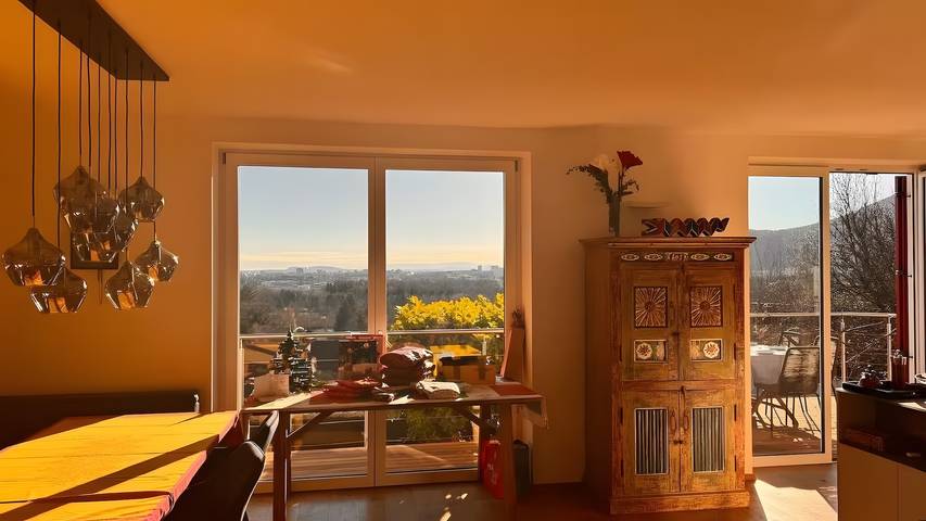 Ferienhaus 'Traumhaus mit herrlichem Graz-Blick' mit privater Terrasse, Garten & Wlan in Graz, Steirerland