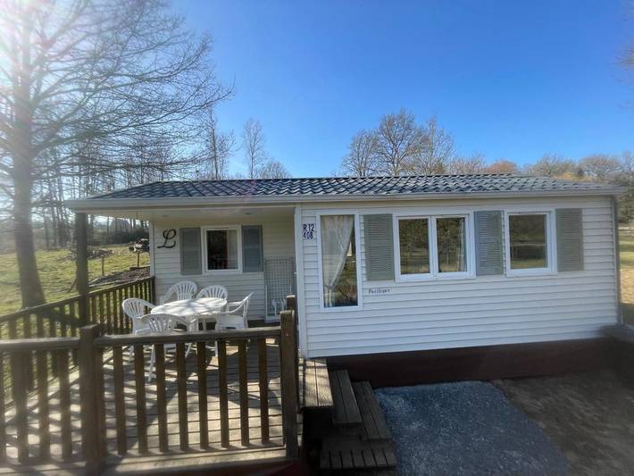Camping pour 4 personnes, avec jardin et vue ainsi que terrasse et piscine dans la Sarthe - 3
