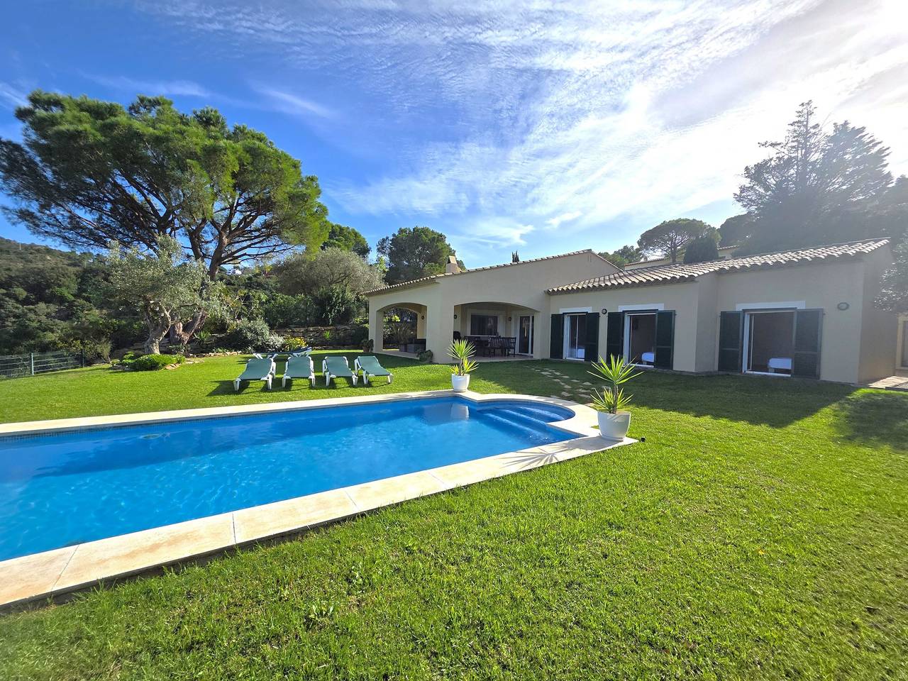 Villa 'Brun' mit Meerblick, privatem Pool und WLAN in Begur, Costa Brava