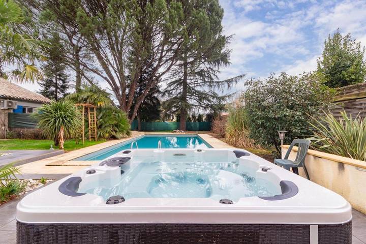 Gîte pour 2 personnes, avec piscine et sauna ainsi que jacuzzi et jardin, animaux acceptés à Biars-sur-Cère - 2