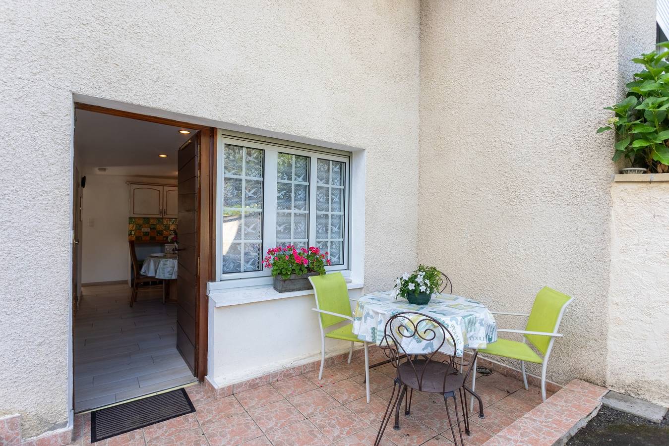 Entire apartment, Apartment 'Aramits Pyrénées Béarnaises' with Private Terrace, Shared Garden and Wi-Fi in Aramits, Béarn