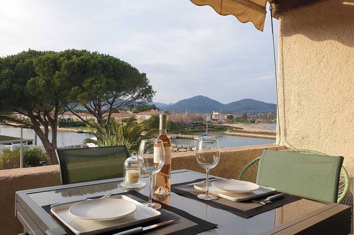 Appartement de vacances pour 3 personnes, avec piscine et jacuzzi
