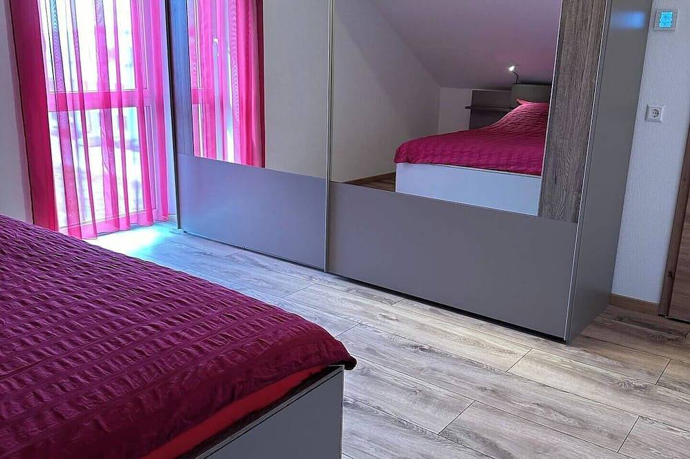 Entire apartment, Livingme Cozy 3 rooms to relax in in Korntal-Münchingen, Landkreis Ludwigsburg