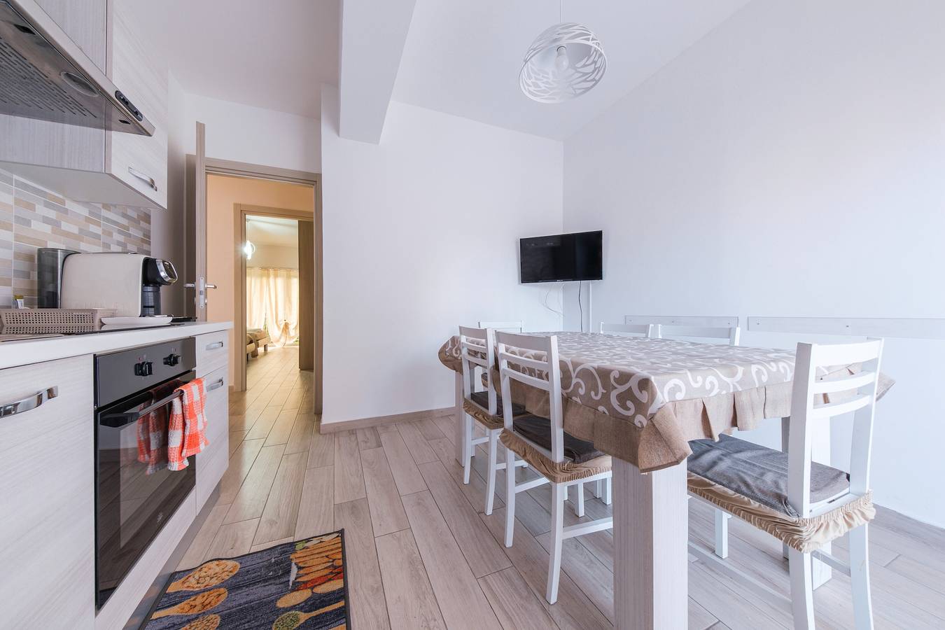 Apartamento entero, Apartamento vacacional "Damilhouse 4" con balcón y Wi-Fi in Mesina, Provincia de Messina