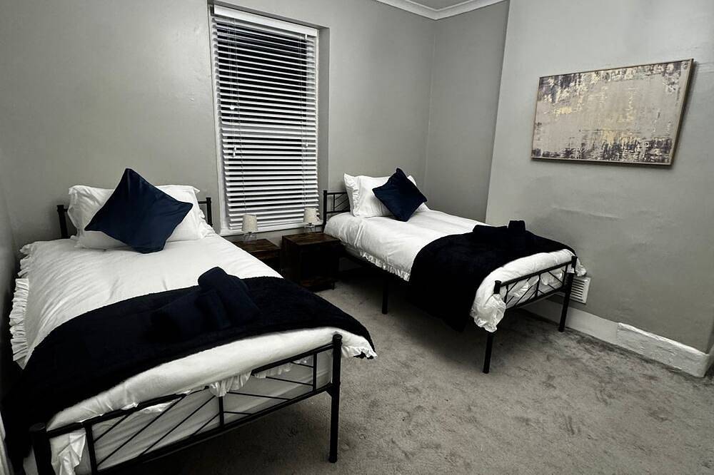 Central Near Hospital 2 Bedroom - Sleeps 4 - Self Check In - Fully Furnished in Carlisle, Cumbria