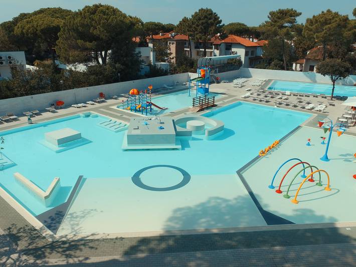 Location de vacances pour 6 personnes, avec piscine et jardin à Lido di Spina - 2