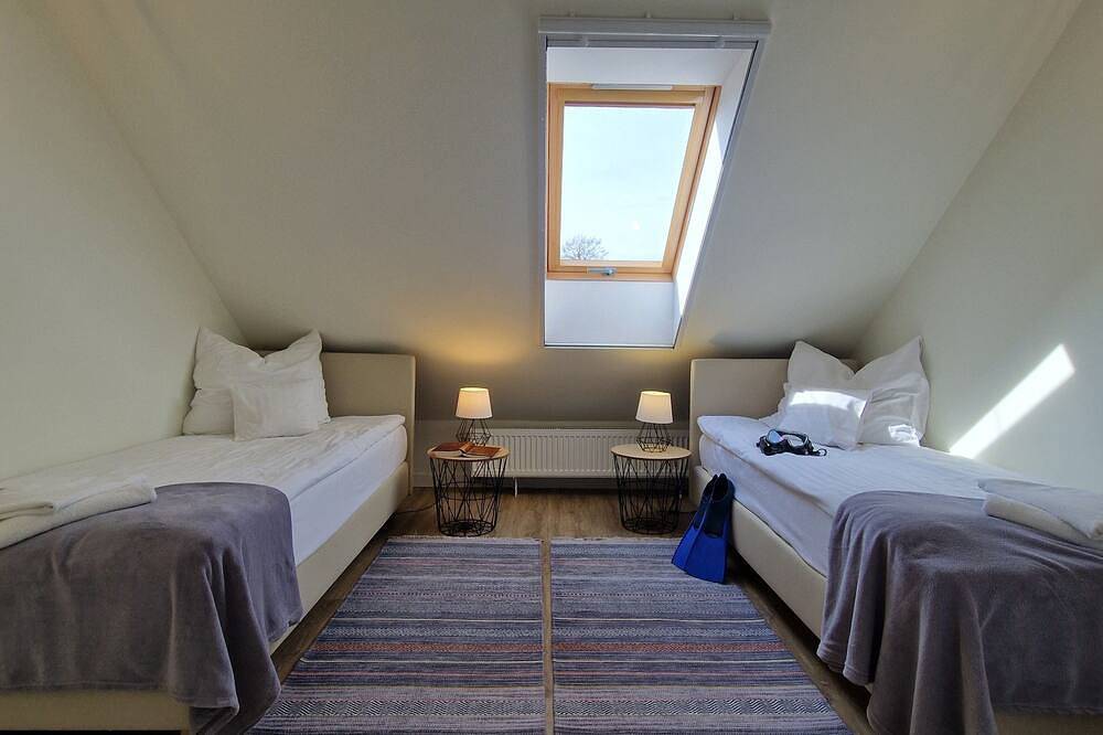 Oma Halinas Haus in der Nähe des Sees und des Waldes in Kujawien-Pommern
