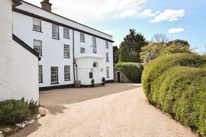 Holiday rental for 24 people, with Hot tub and Garden in Barnstaple