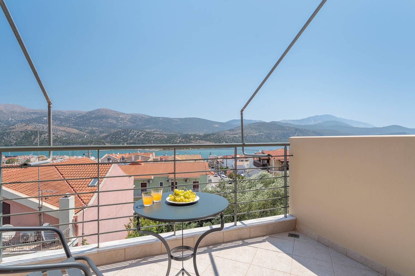 Ganze Wohnung, Apartment 'Ardavani City 10' mit Meerblick, Wlan und Klimaanlage in Argostoli, Kefalonia