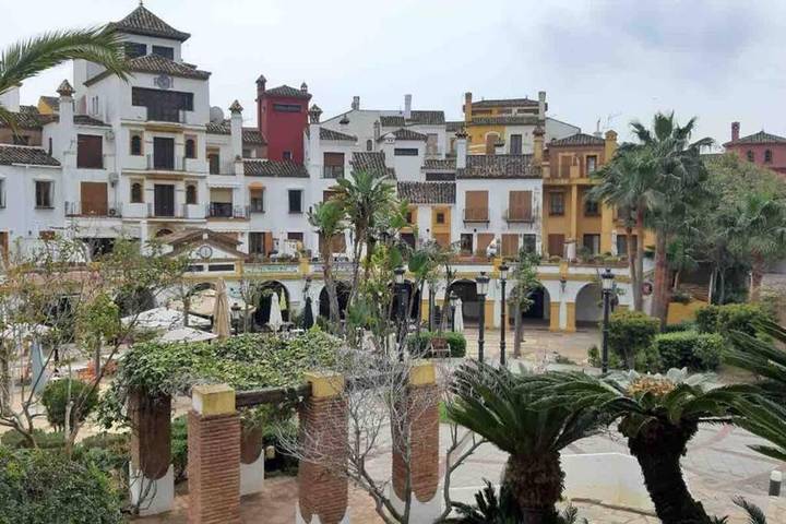 Chalet para 8 personas, con terraza y piscina además de jardín y jacuzzi en Campo de Gibraltar - 4