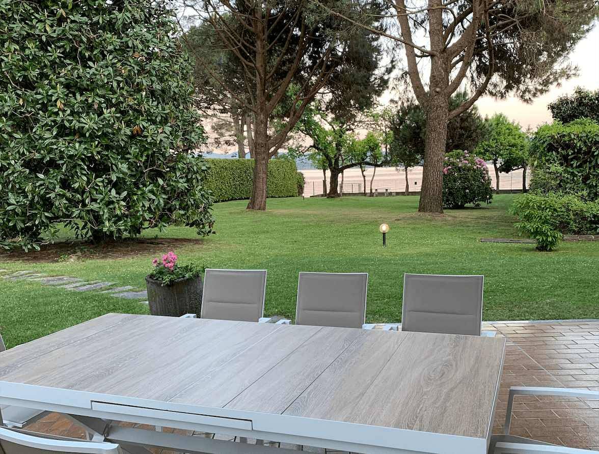 Villa per 9 persone con giardino in Lesa, Lago Maggiore (Piemonte)