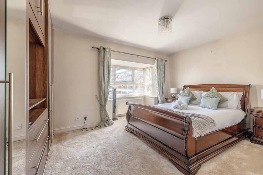 Spacious 3 Bedroom Home|Great for Families! in Slough, Berkshire