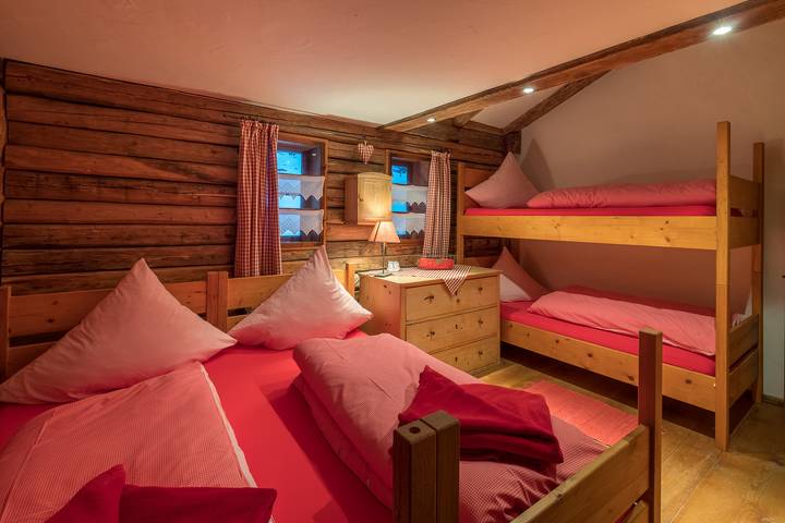 Chalet für 4 Personen, mit Terrasse und Garten sowie Sauna und Ausblick in Oberstdorf